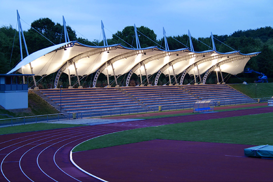 Das Bild zeigt das Gladbecker Stadion in den Abendstunden Das Bild zeigt das Gladbecker Stadion in den Abendstunden