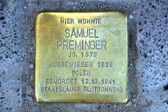 Das Bild zeigt einen Stolperstein Das Bild zeigt einen Stolperstein